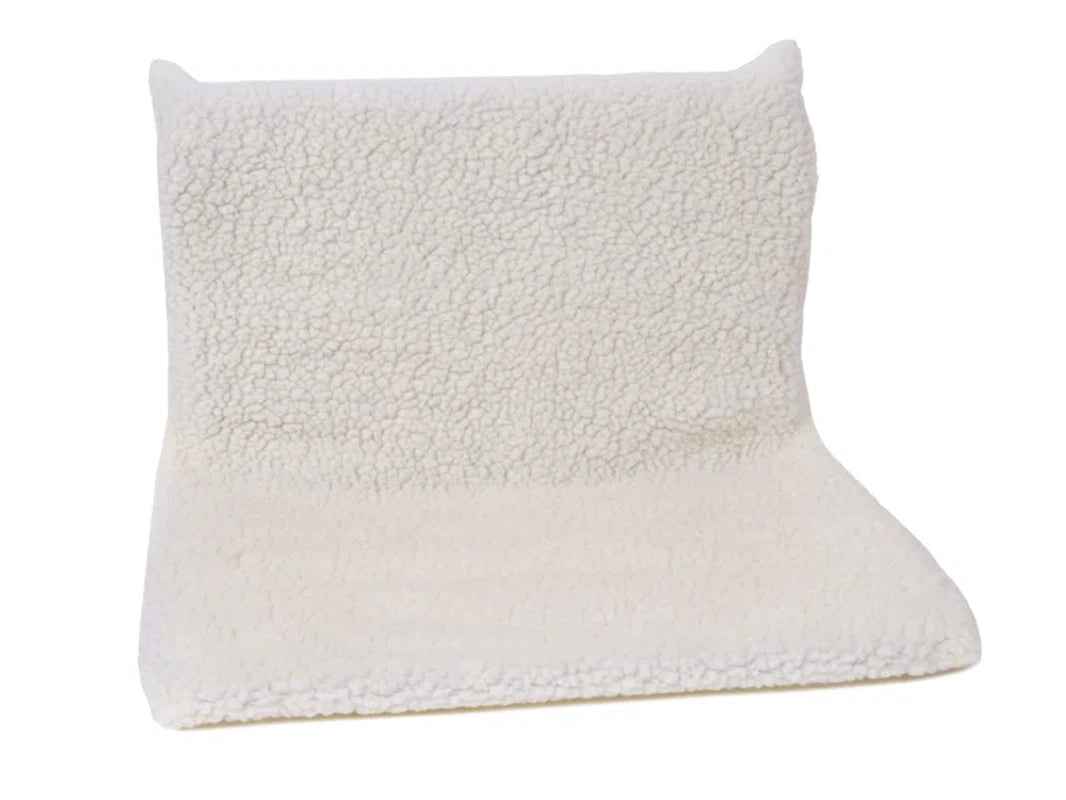 Elevated Pet Bed for Cats: Snug and Warm Radiator Perch